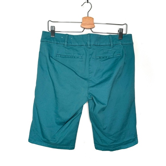 Loft | Green Bermuda Roll Short Size 8P - Picture 3 of 6
